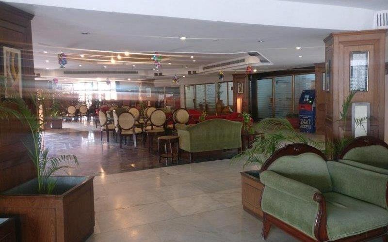 Hotel Raj Hans, Faridabad Exterior photo