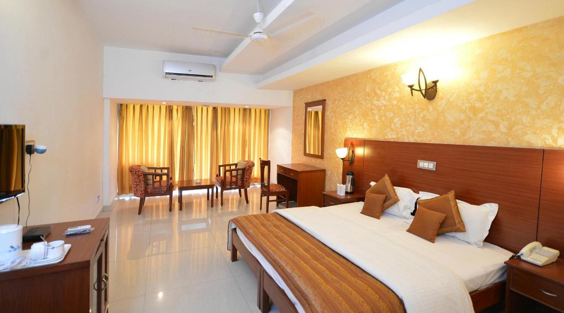 Hotel Raj Hans, Faridabad Exterior photo